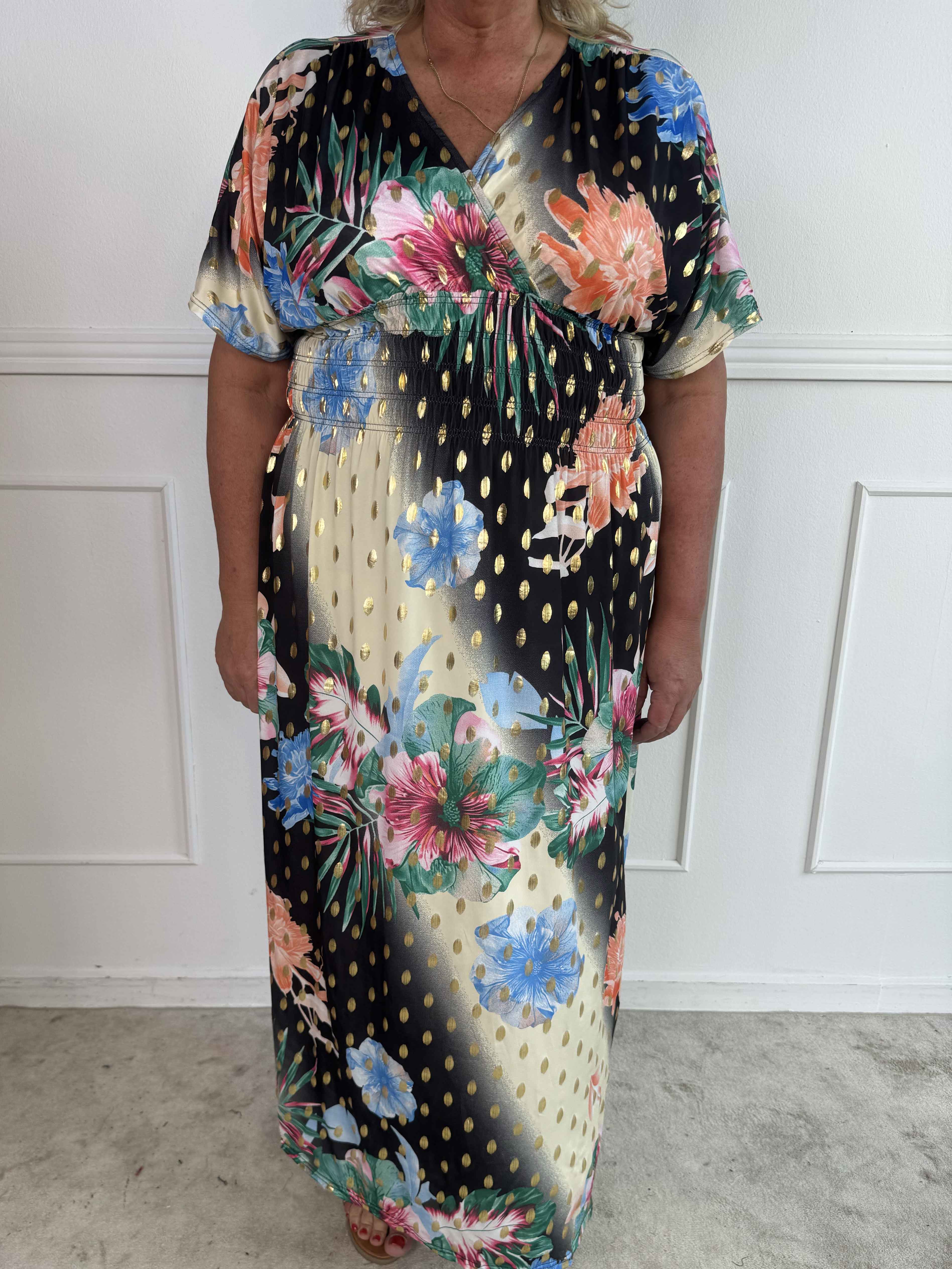 Pams Hawaii - Lång plus size klänning i stretchtyg med blommönster